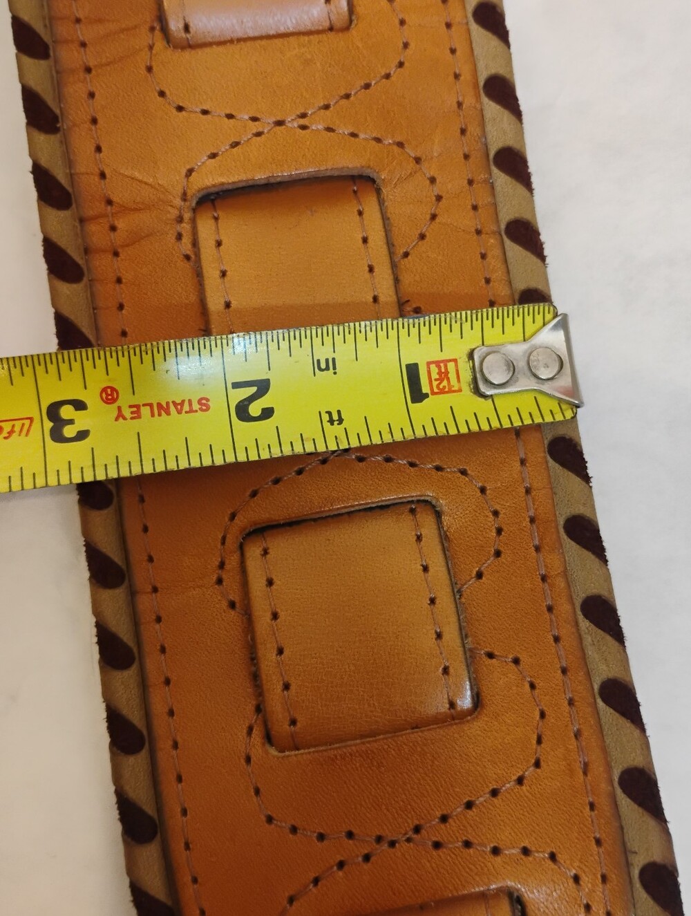 Levy’s And Perris Two Leather Guitar Straps - Picture 2 of 13